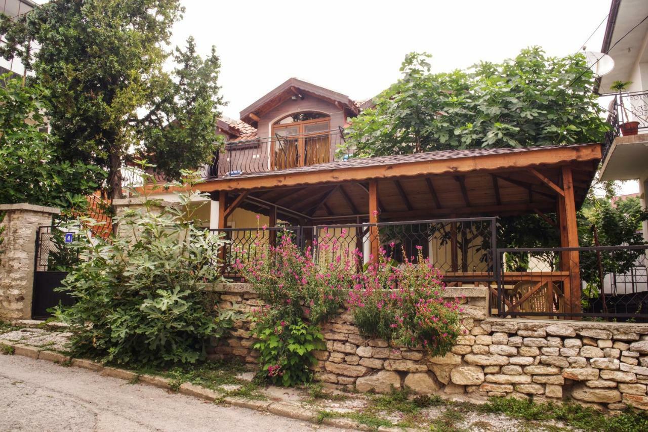 Guest House Yoanna บัลชิค ภายนอก รูปภาพ