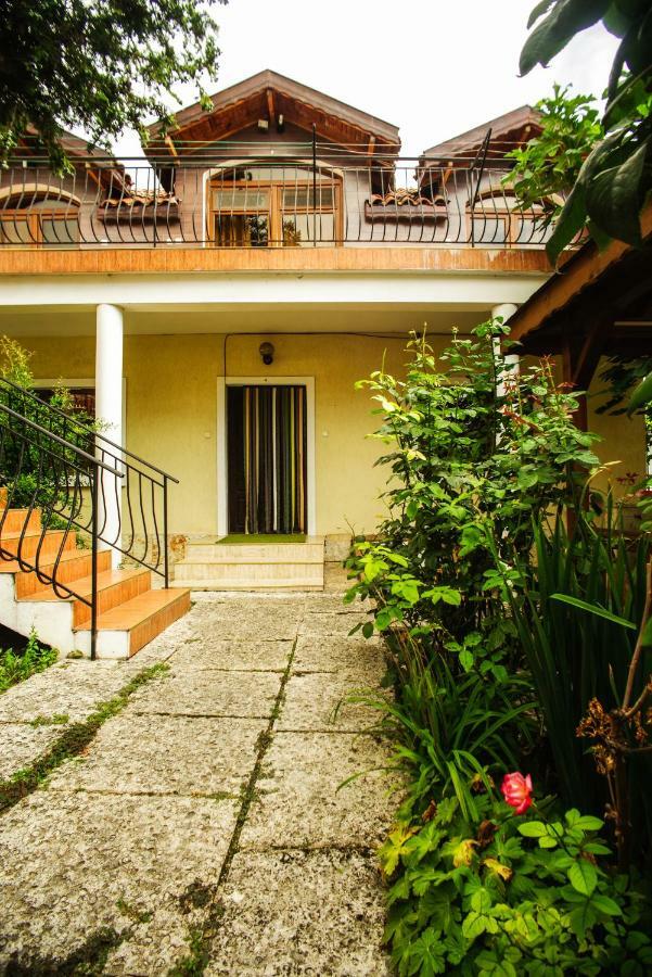 Guest House Yoanna บัลชิค ภายนอก รูปภาพ